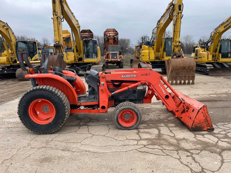 #4054-•-kubota-tractor-image-4