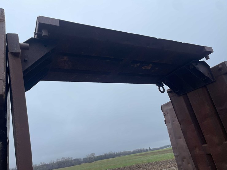 #4069-•-man-hole-trench-box-image-5