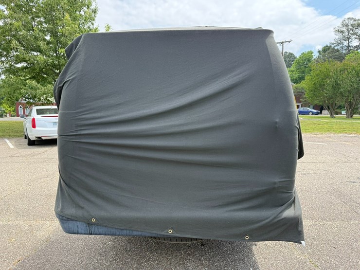 2011-ford-cargo-image-14