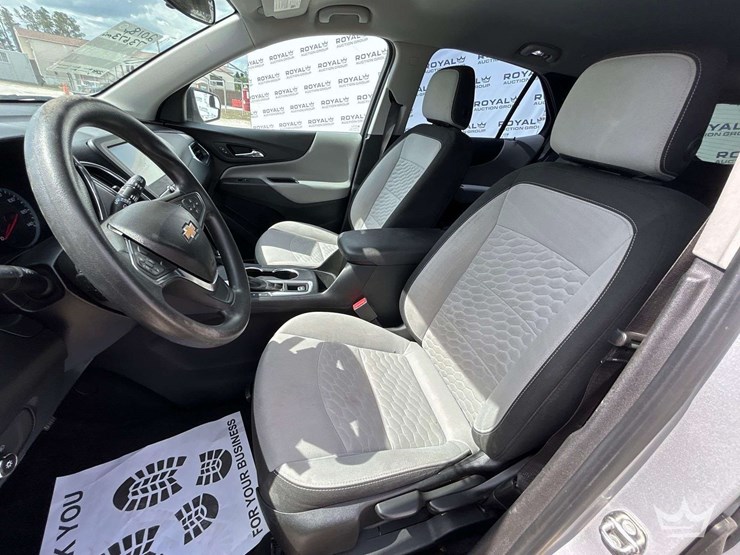 2018-chevrolet-equinox-image-12