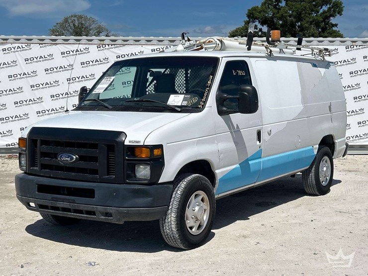 2009-ford-cargo-image-1