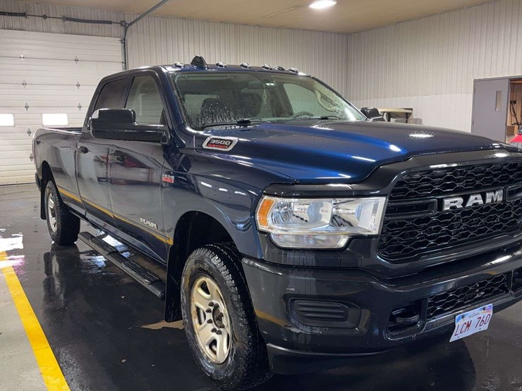 2019-dodge-3500-image-7