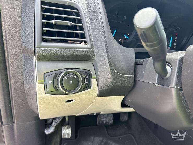 2015-ford-explorer-image-14