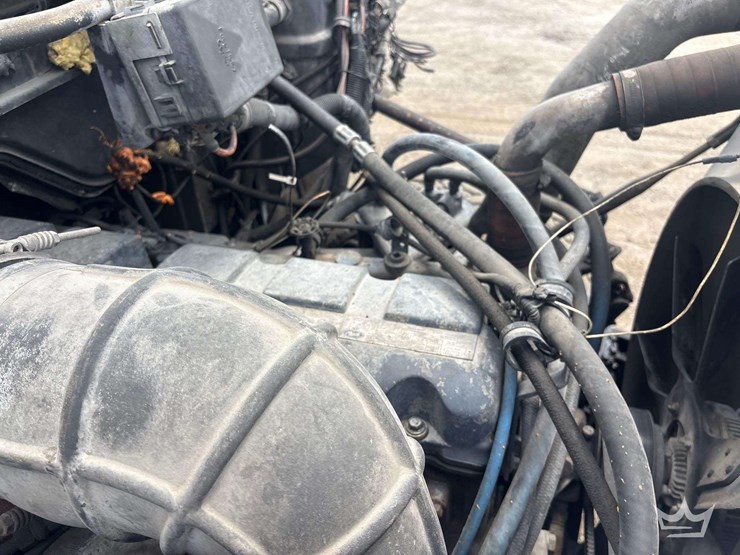 2000-mack-dm690s-image-35
