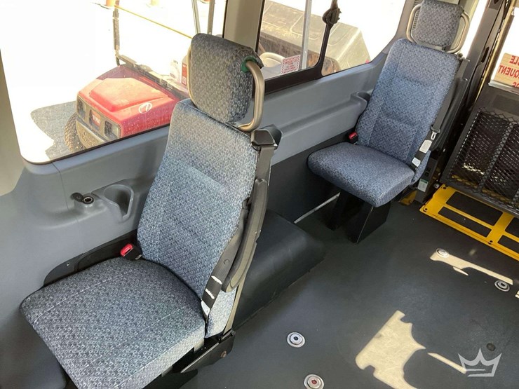 2019-ford-transit-image-24