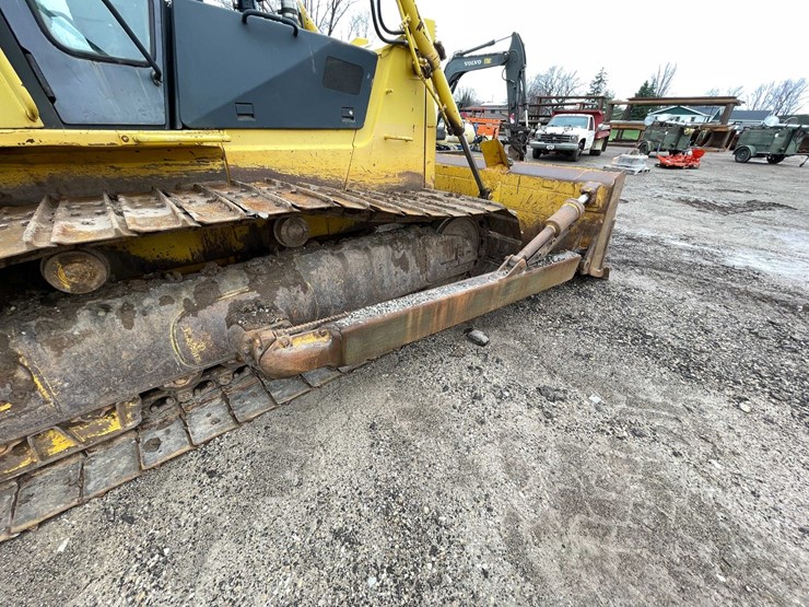 komatsu-d65px-12-image-31
