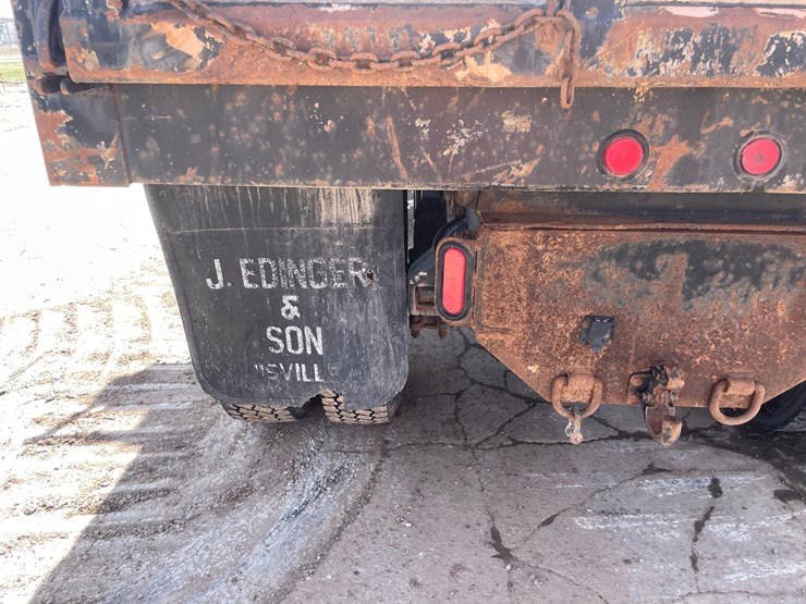 #4015-•-2004-freightliner-dump-truck-(has-wi-title)-image-51