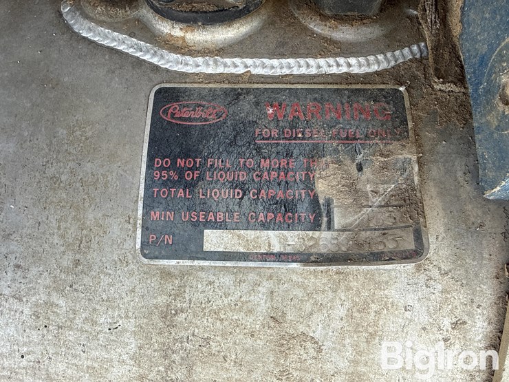 1995-peterbilt-377-image-17