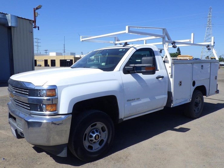 2018-chevrolet-2500hd-image-1