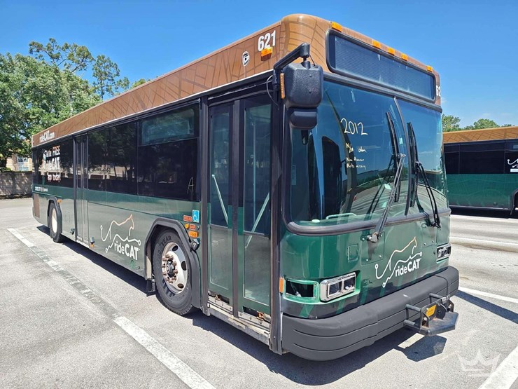 2012-gillig-low-floor-image-2