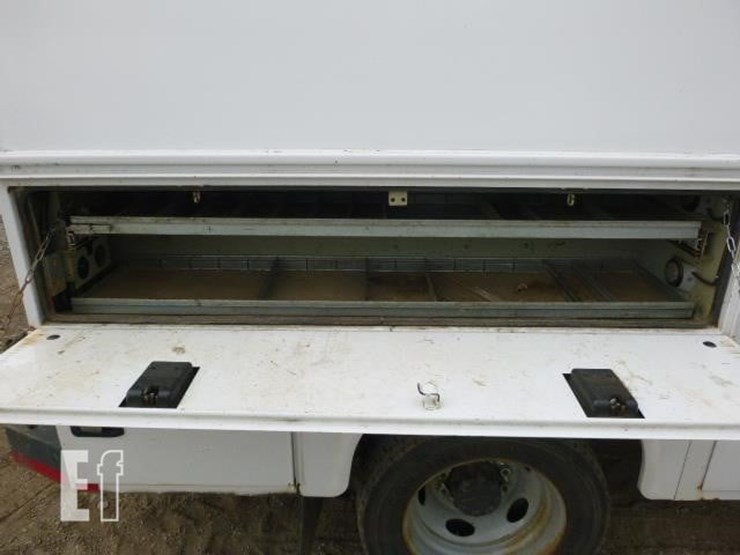 2017-ford-f550-image-28
