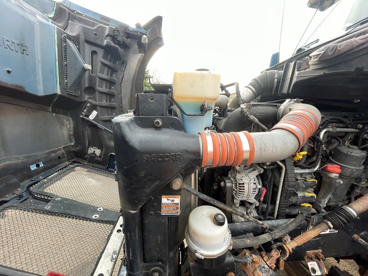 2015-kenworth-t880-image-67