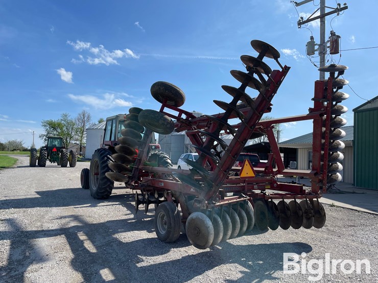 case-ih-3900-image-7
