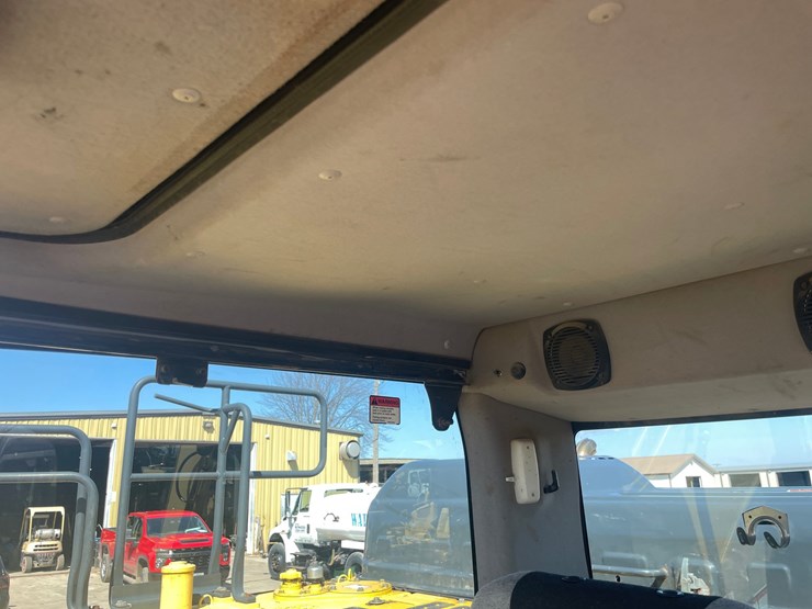 2015-komatsu-pc290lc-11-slf-image-65