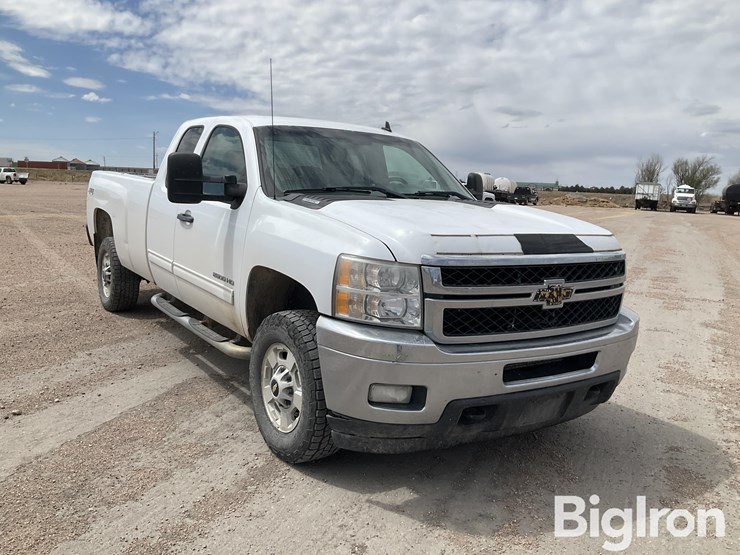 2012-chevrolet-silverado-2500-image-3