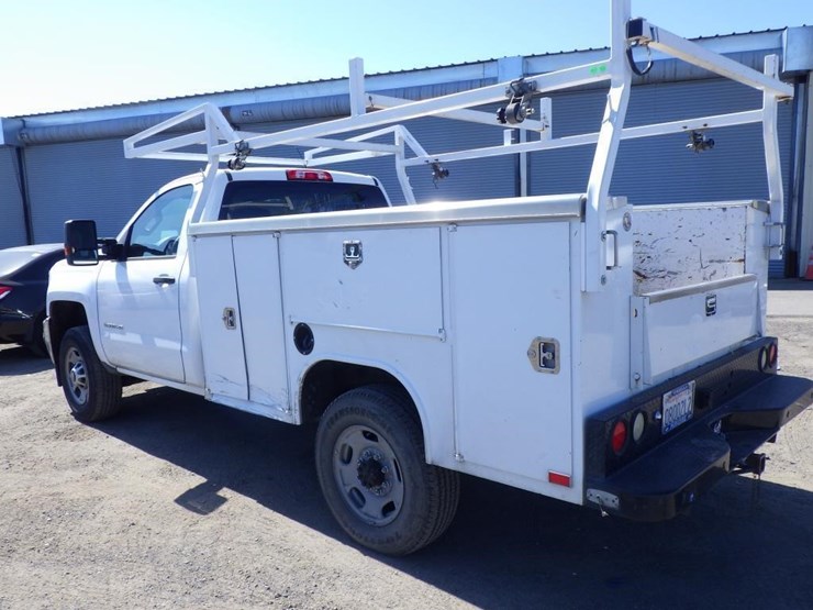 2018-chevrolet-2500hd-image-4