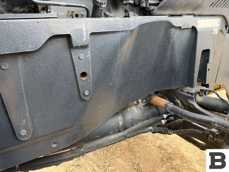 2018-case-ih-magnum-310-image-59