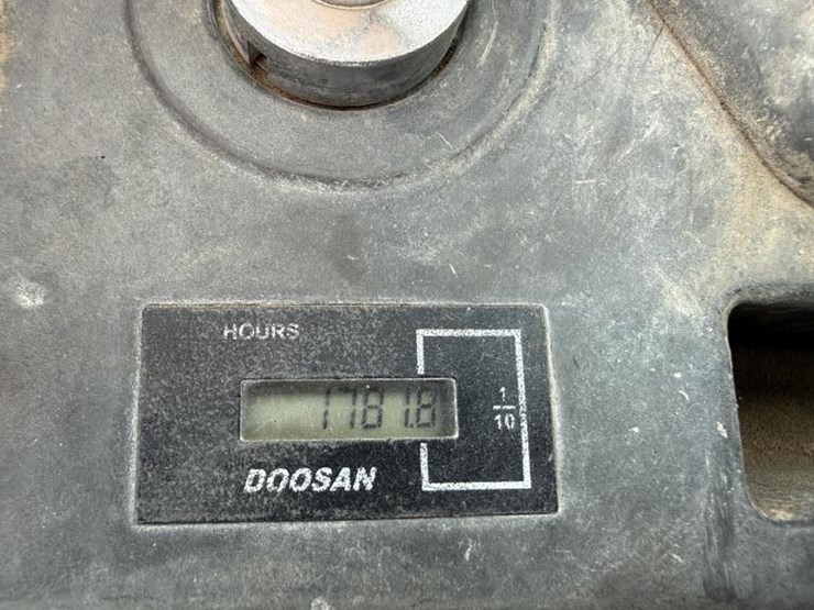 2011-doosan-dx225-lc-image-18