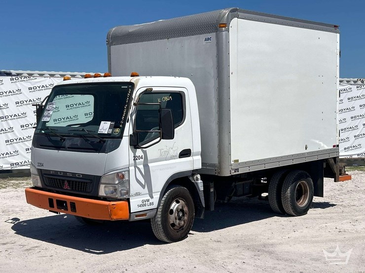 2007-mitsubishi-fuso-fe84d-image-1
