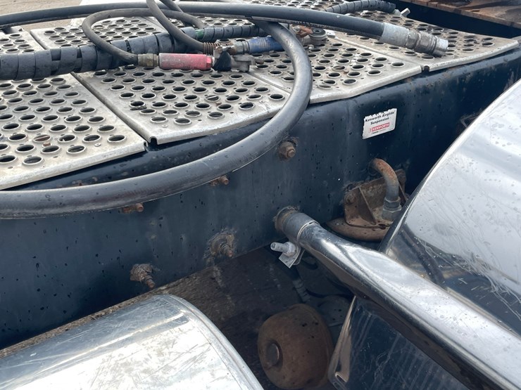 2015-kenworth-t880-image-30