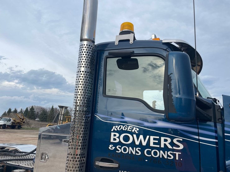 2015-kenworth-t880-image-51