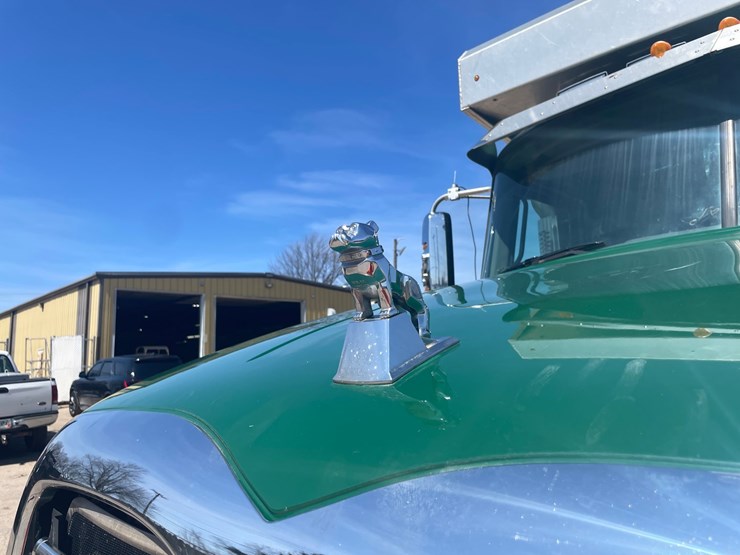 #4014-•-2013-quad-axle-mack-dump-truck-(has-wi-title)-image-103