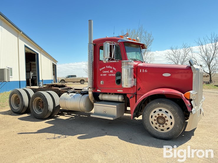 1996-peterbilt-379-image-3