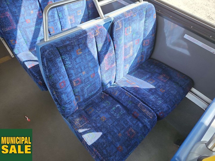2006-new-flyer-d40lf-image-24