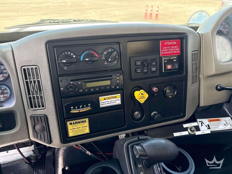 2010-tymco-500x-image-34