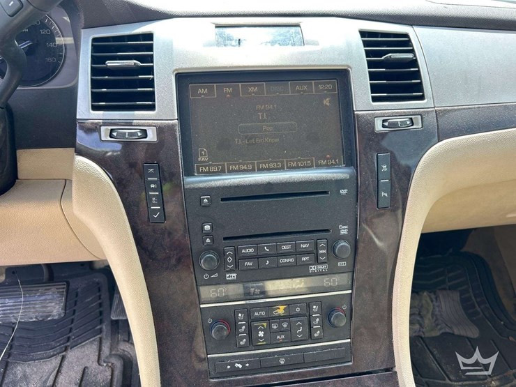 2007-cadillac-escalade-image-16