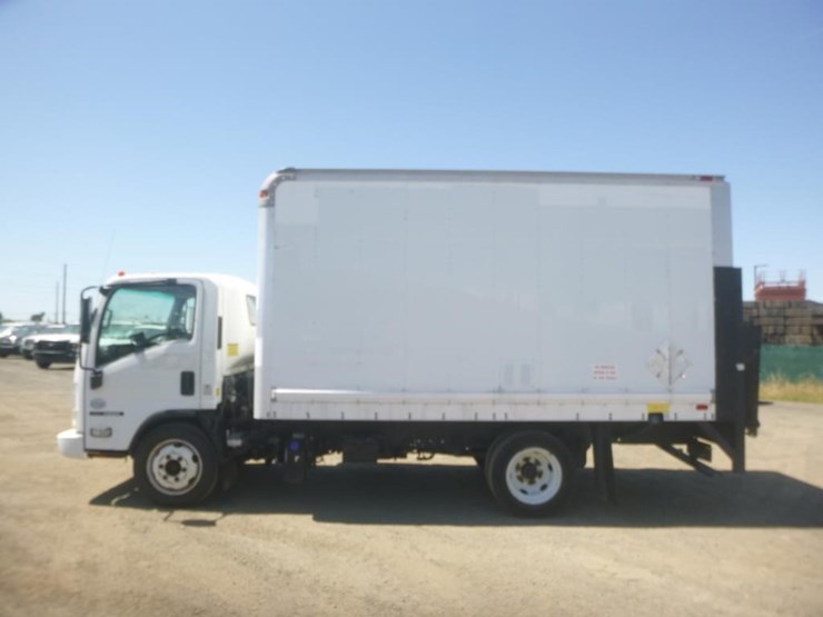 2014-isuzu-nqr-image-5