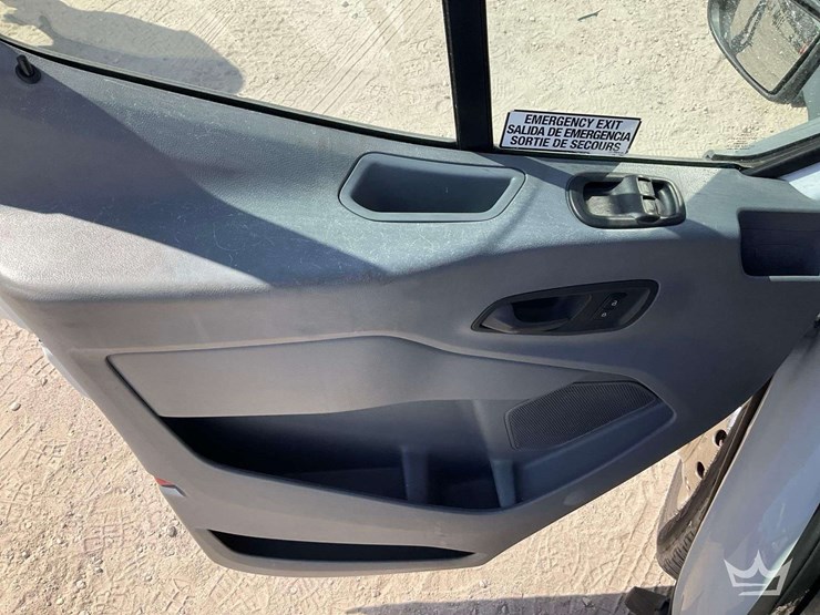 2019-ford-transit-image-16