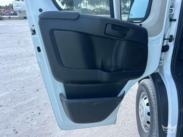 2022-ram-promaster-2500-image-10