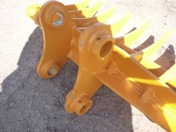 caterpillar-303-image-6