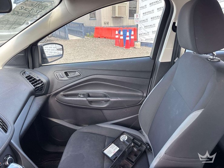 2016-ford-escape-image-18