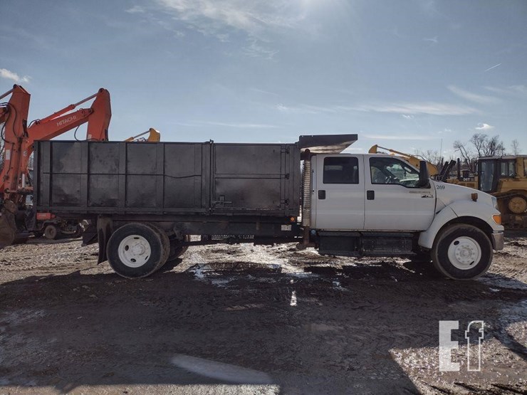 2015-ford-f750-sd-image-3