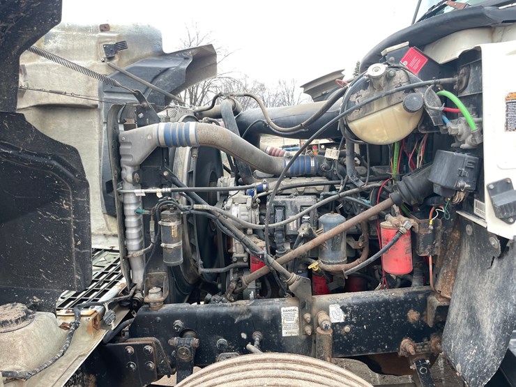 #4030-•-2005-mack-tractor-unit-18-image-95