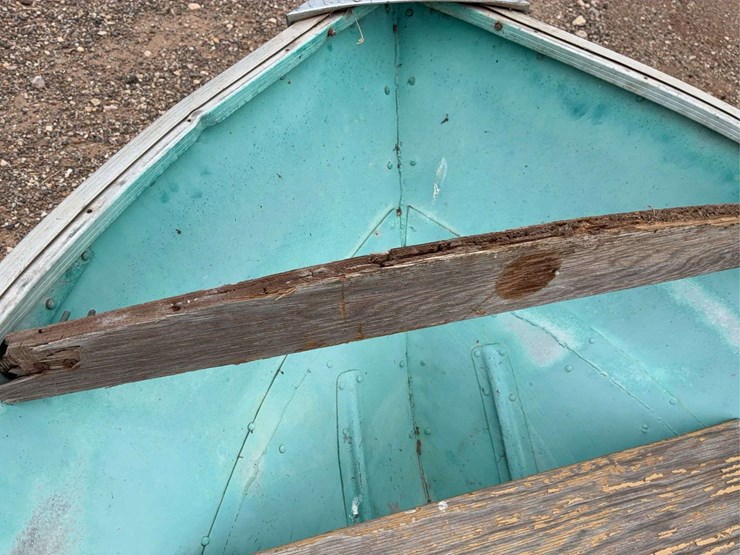 12ft-aluminum-bottom-boat-image-11