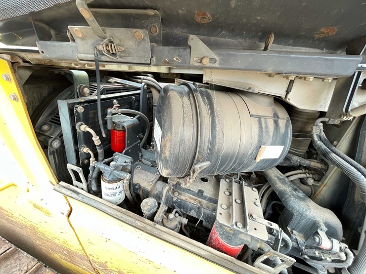 komatsu-d65px-12-image-43