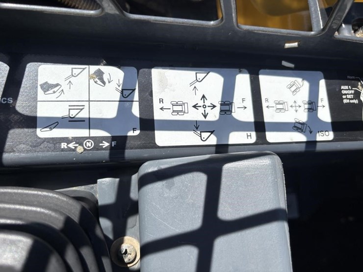 deere-333g-image-23