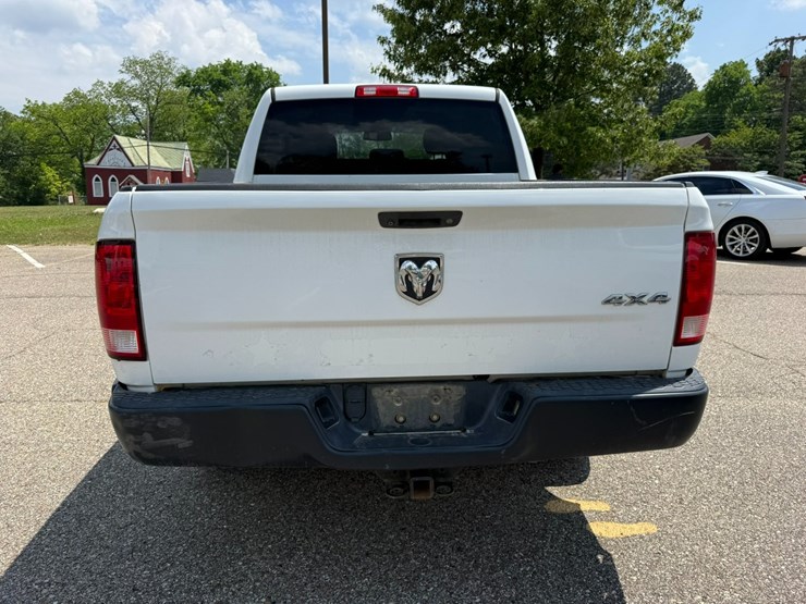 2016-dodge-1500-image-14