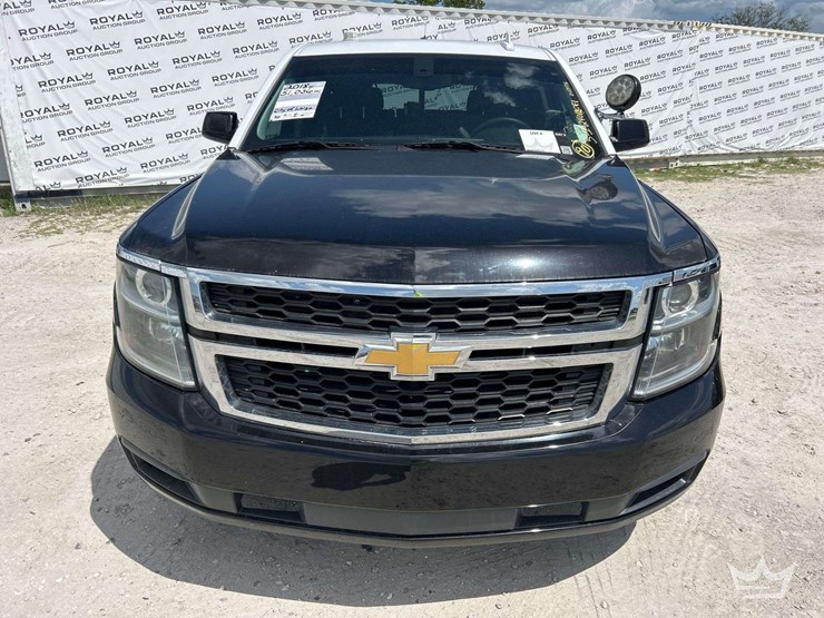 2018-chevrolet-tahoe-image-32