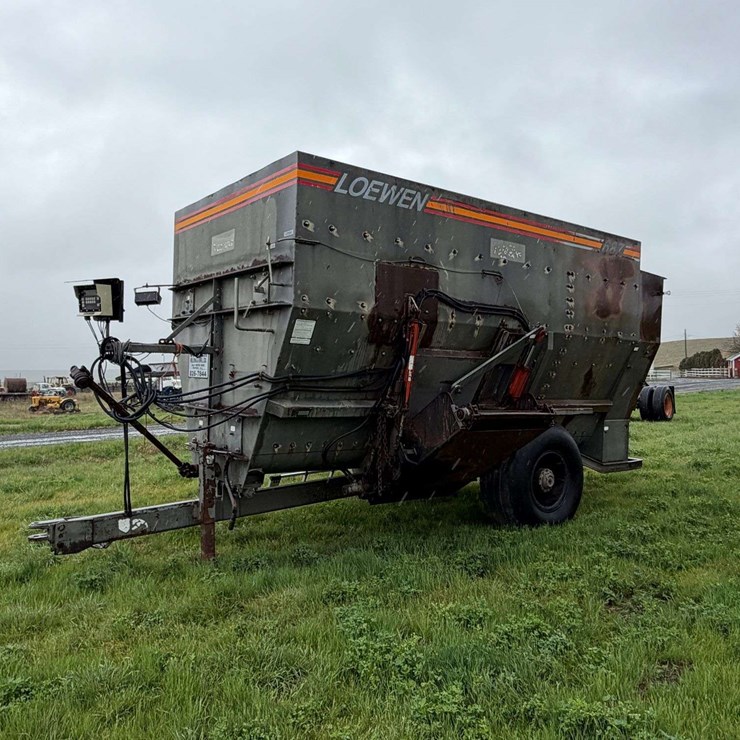 Loewen Feed Mixer - Davenport, WA