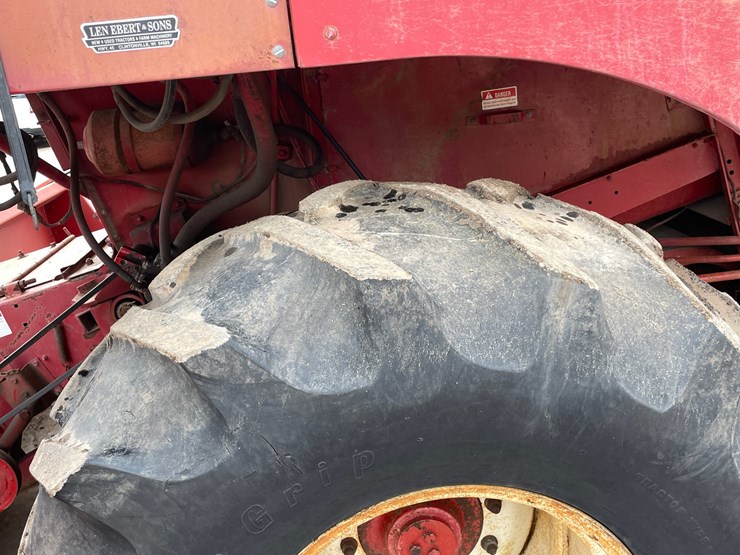 #4046-•-international-combine-image-12