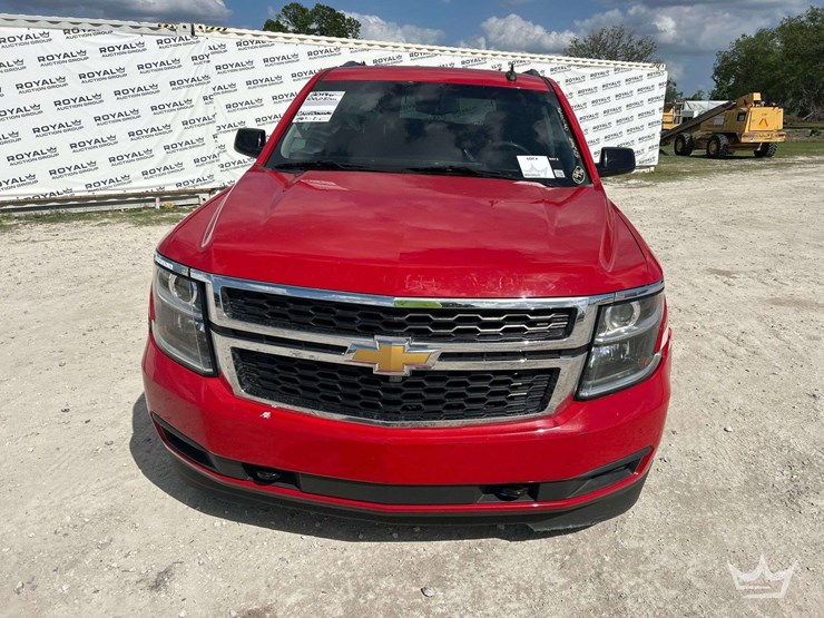 2018-chevrolet-suburban-image-22