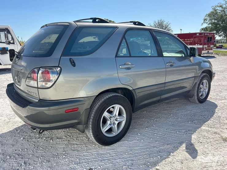 2002-lexus-rx300-image-3