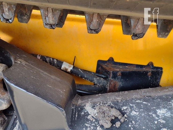 2024-jcb-3ts-8t-image-26