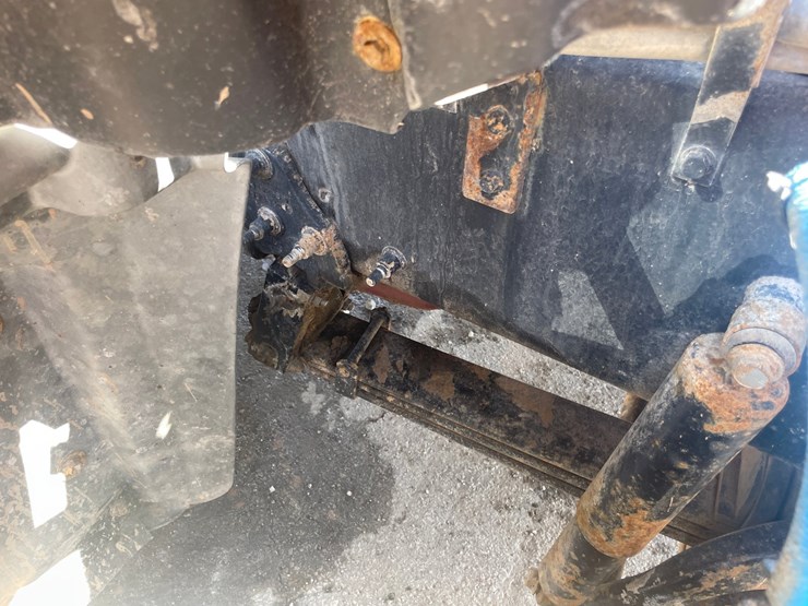 2013-mack-granite-104fr-image-123