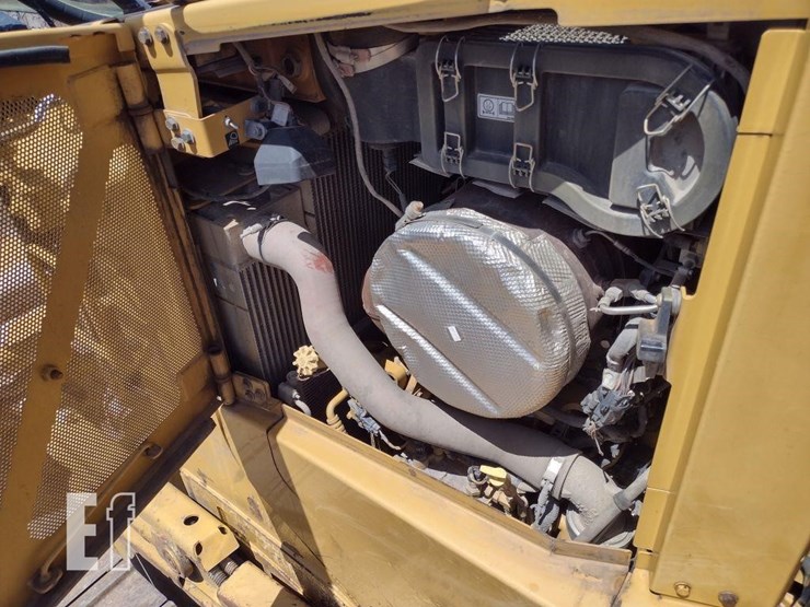 2014-caterpillar-d6t-xw-image-21