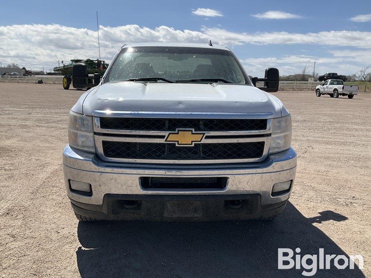 2013-chevrolet-silverado-2500-image-2